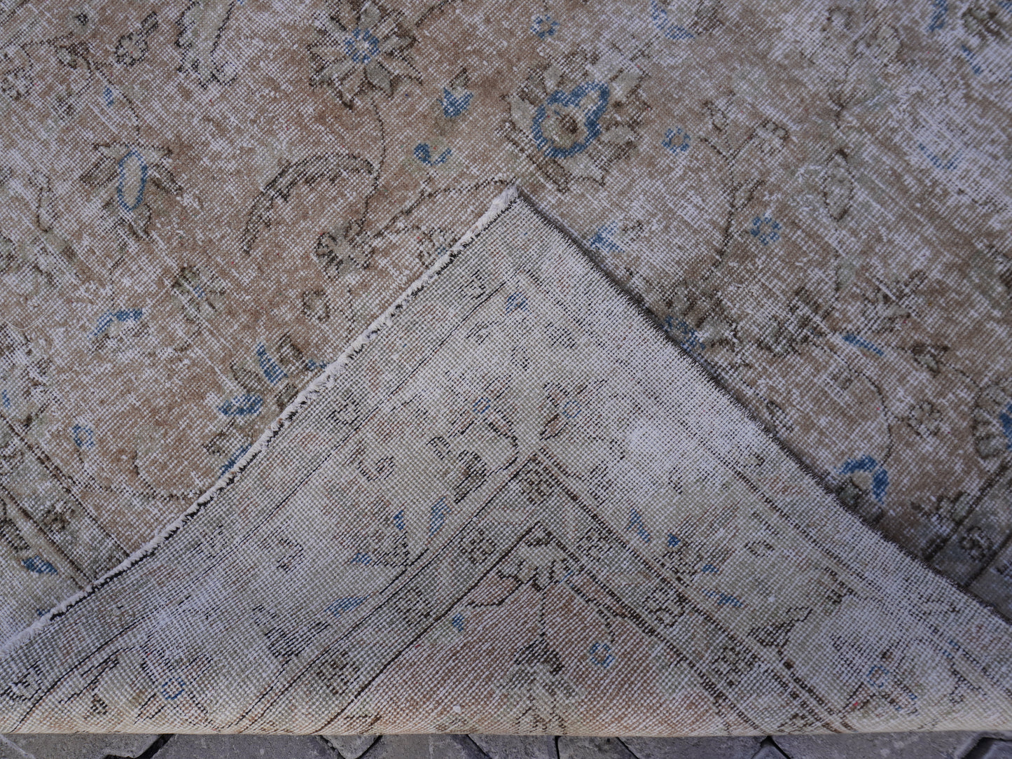 Vintage Neutral Rug 5x8 ft - skuf206