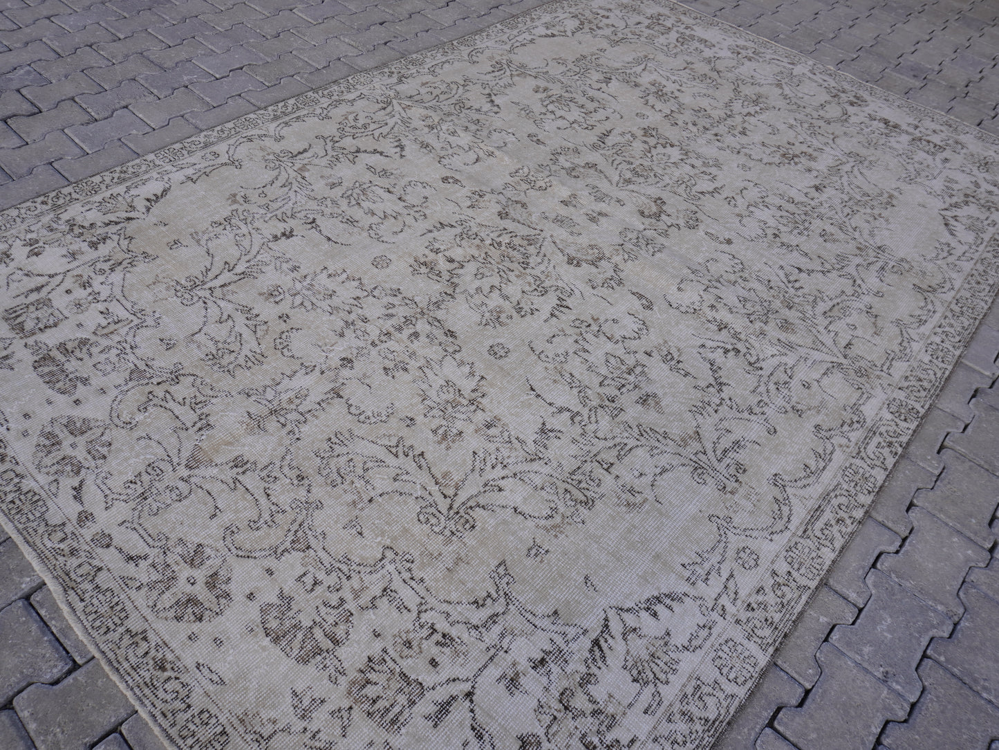Vintage Turkish Rug 6x10 ft - skuf51