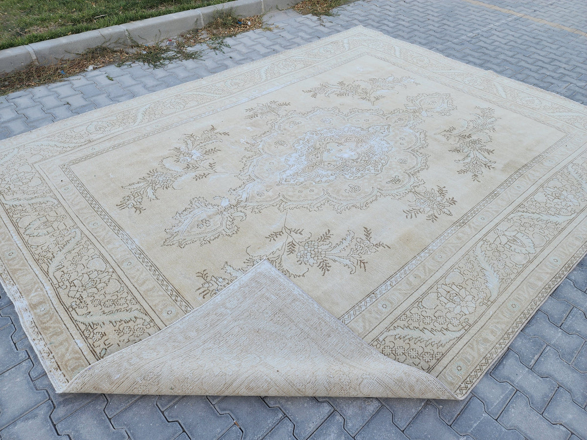 Vintage Oushak Rug 9x12: Beige & Gray Hand-Knotted Turkish Rug