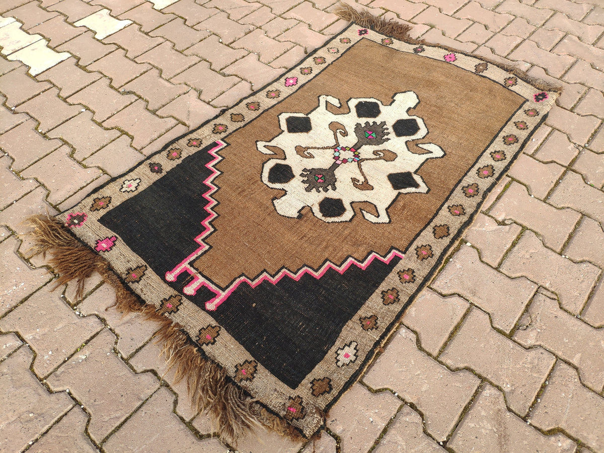 Handwoven Wool Kars Vintage Rug: Bohemian Brown Accent Rug (2.03x3.51)