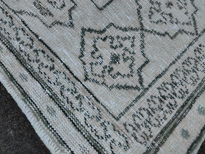 6x10 Hand Knotted Wool Rug: Neutral Green Mid-Century Decor