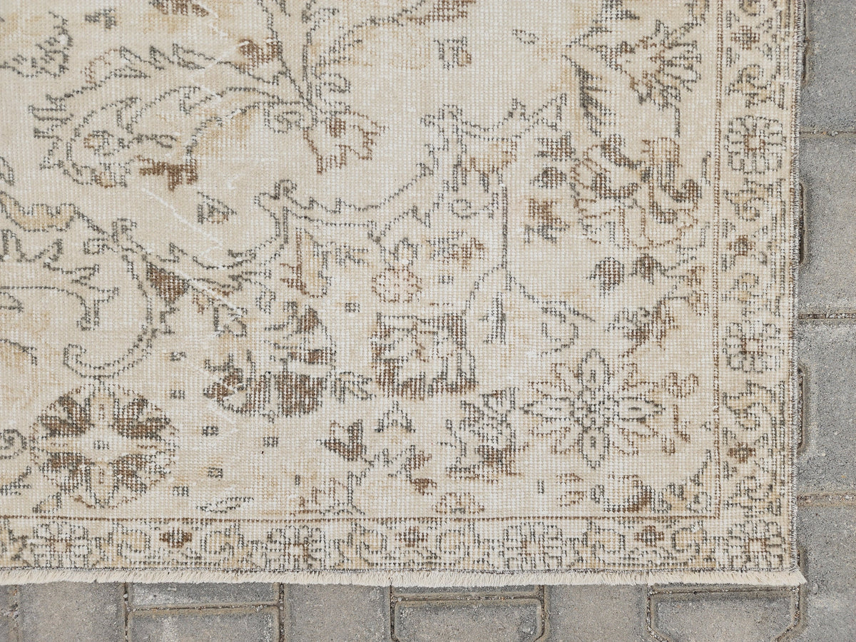 6x9 White Oushak Wool Rug: Turkish Vintage Area Rug