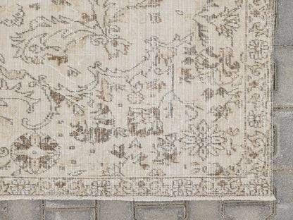 6x9 White Oushak Wool Rug: Turkish Vintage Area Rug