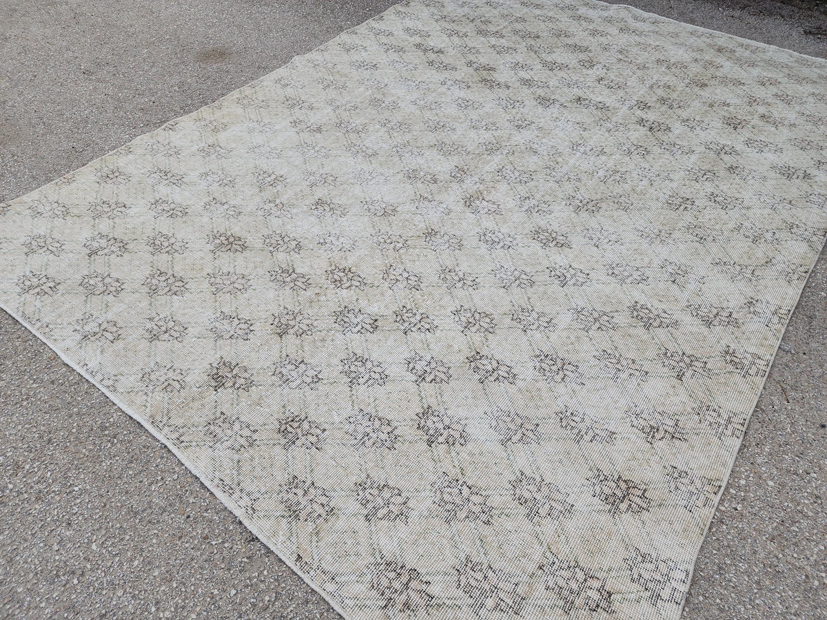 Neutral Oushak Rug 7x10: Hand-Knotted Turkish Wool Area Rug