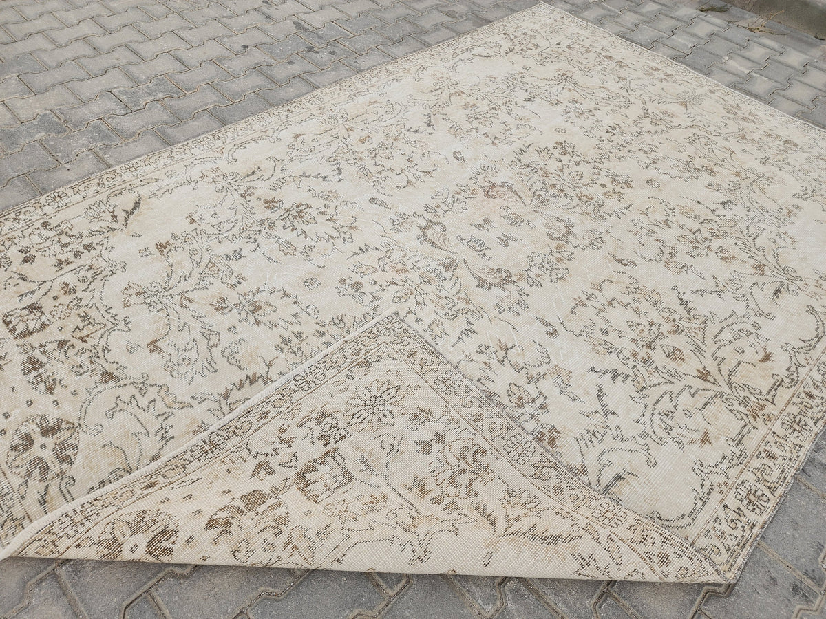 6x9 White Oushak Wool Rug: Turkish Vintage Area Rug