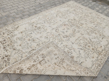 6x9 White Oushak Wool Rug: Turkish Vintage Area Rug