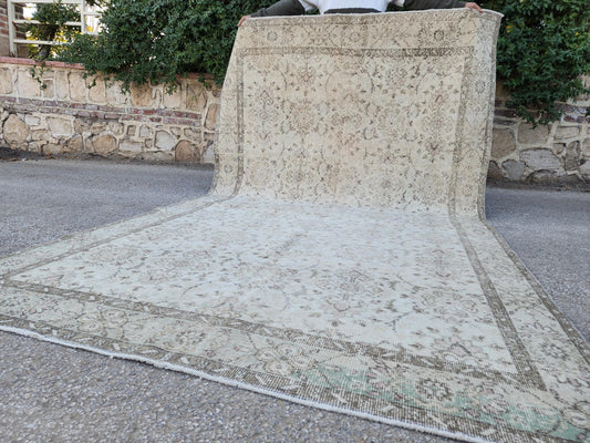 Neutral Vintage Rug 6x10: Turkish Oushak Design, Living Room Decor