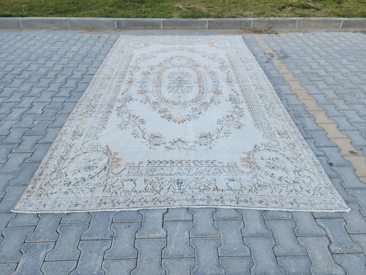Vintage Isparta Turkish Rug 7x10: Green Oriental Rug