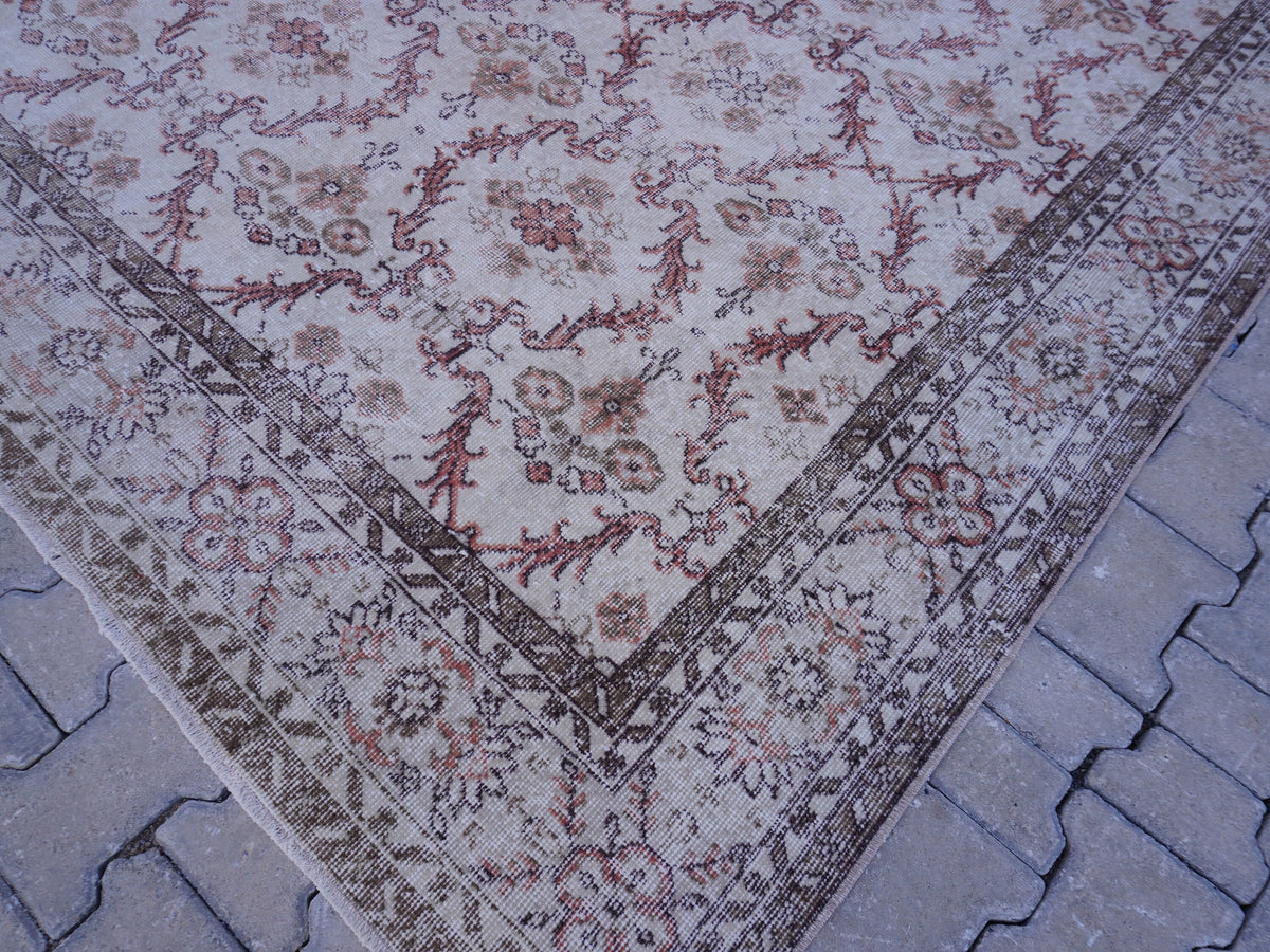 Handwoven Turkish Oushak Rug 6x10: Wool & Cotton Blend