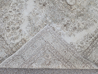 6x10 Vintage Oushak Rug: Hand-Knotted Turkish Wool Medallion Rug