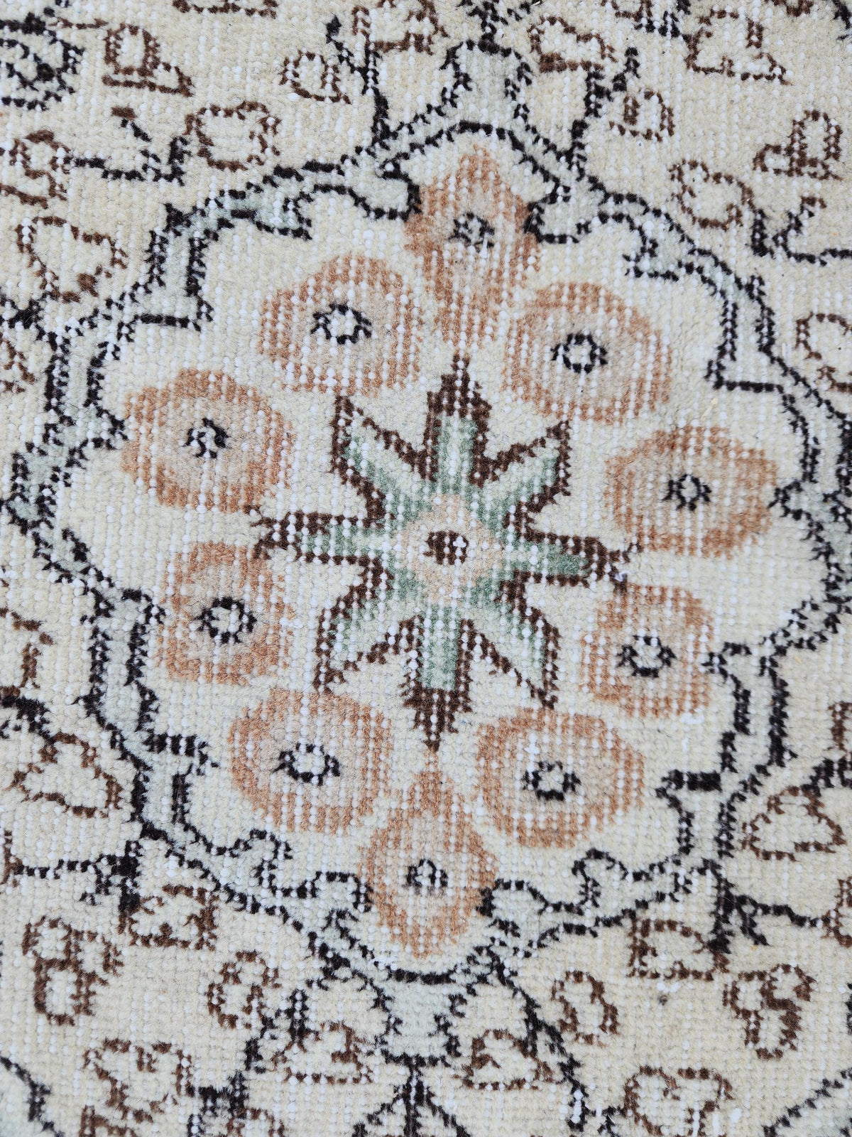 Hand Made Rug 5.7 x 9 ft, Turkish Hand Made Oushaj Design, Dining Room Decor
