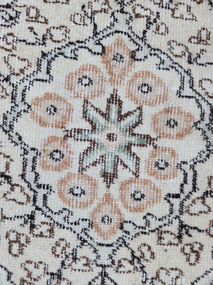 Hand Made Rug 5.7 x 9 ft, Turkish Hand Made Oushaj Design, Dining Room Decor