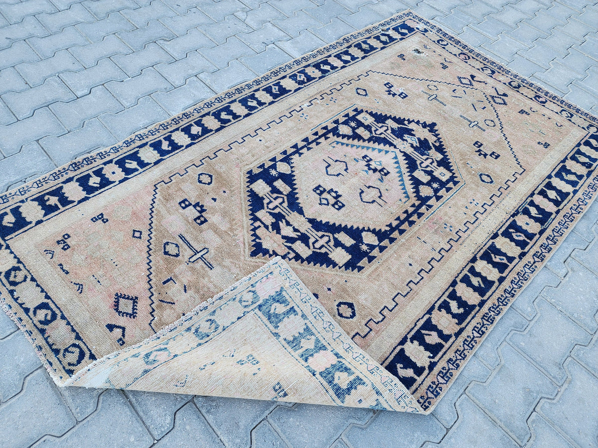 Vintage Oushak Rug 4x6: Neutral Turkish Handmade Area Rug