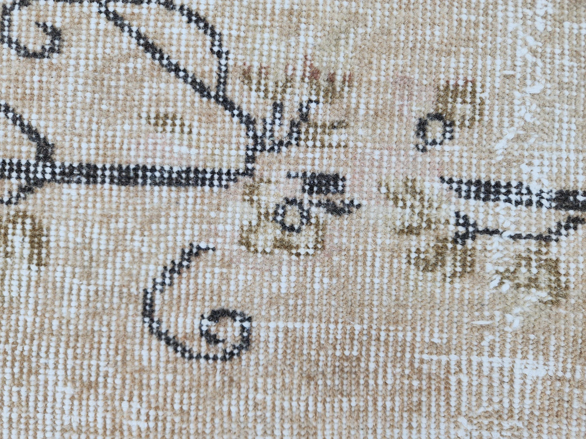 7x9 Beige Oushak Rug: Handwoven Turkish Wool, Muted Rustic Design