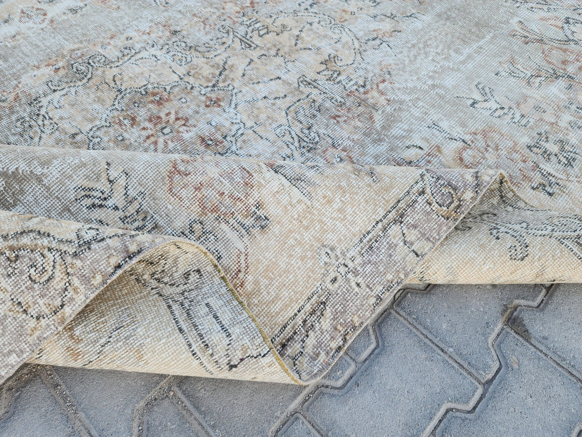 Vintage Oushak Rug 5x9: Handmade Wool, Bohemian Style