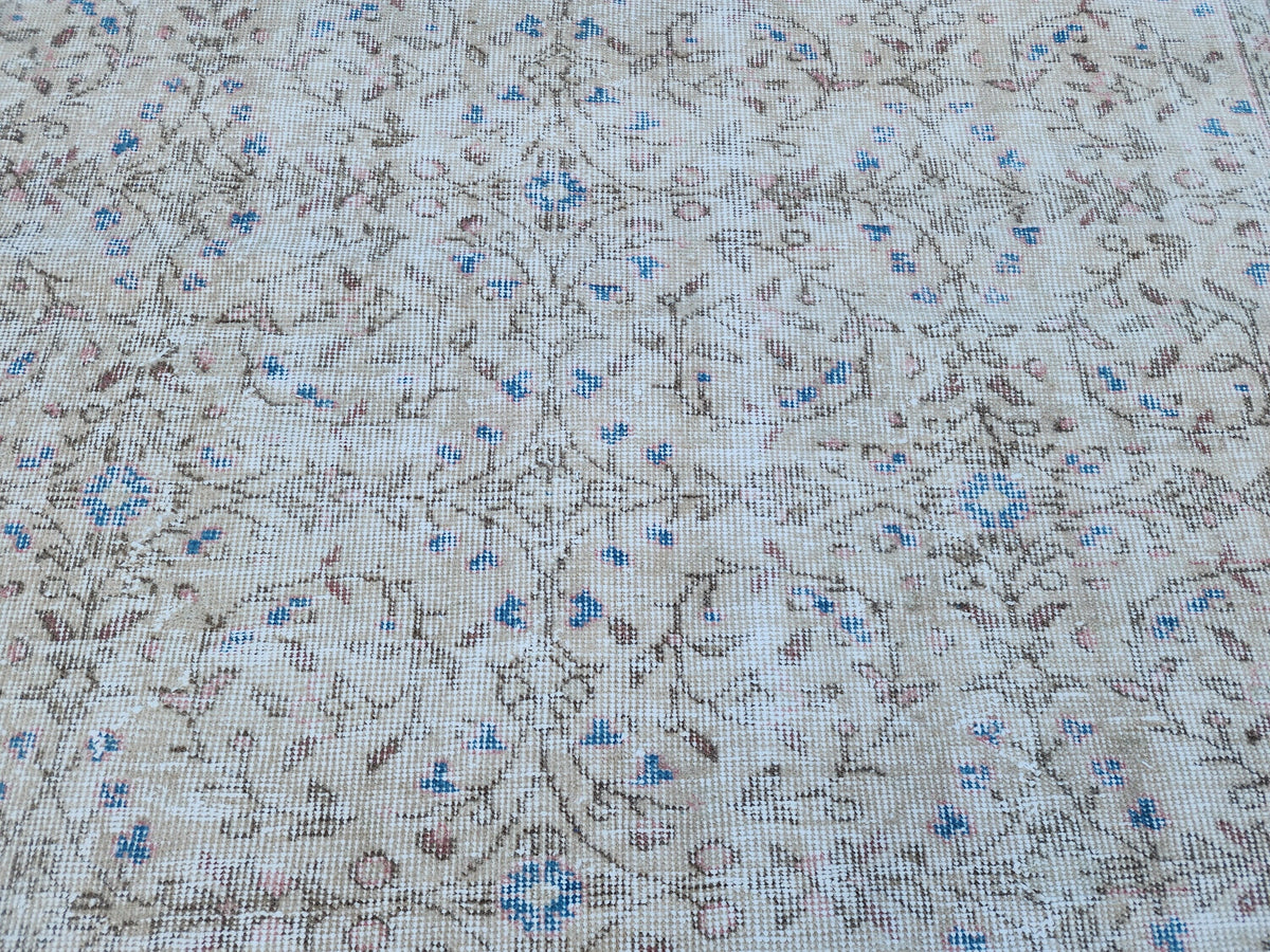 Vintage Oushak Rug 5x8: Hand-Knotted Beige Oriental Rug