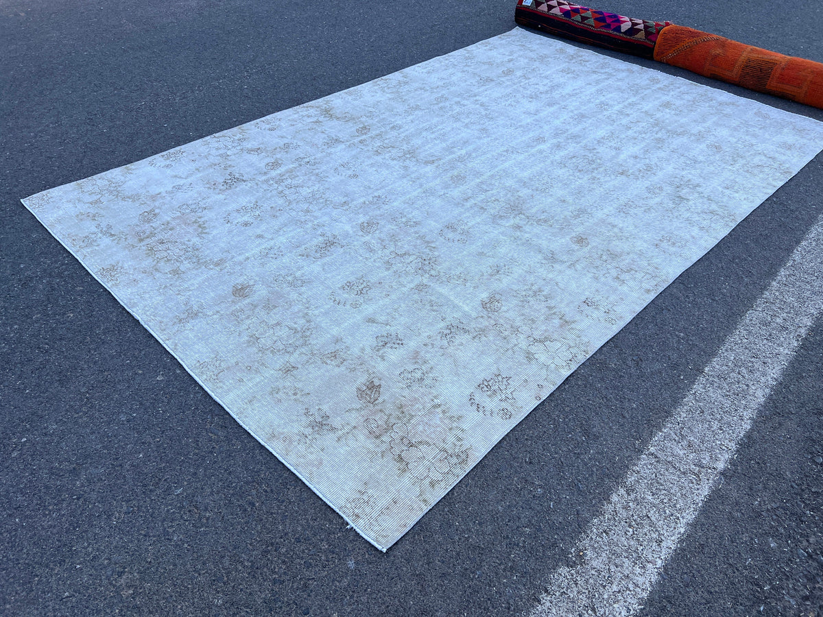 Vintage Oriental Rug 6x10: Neutral Beige Abstract Area Rug