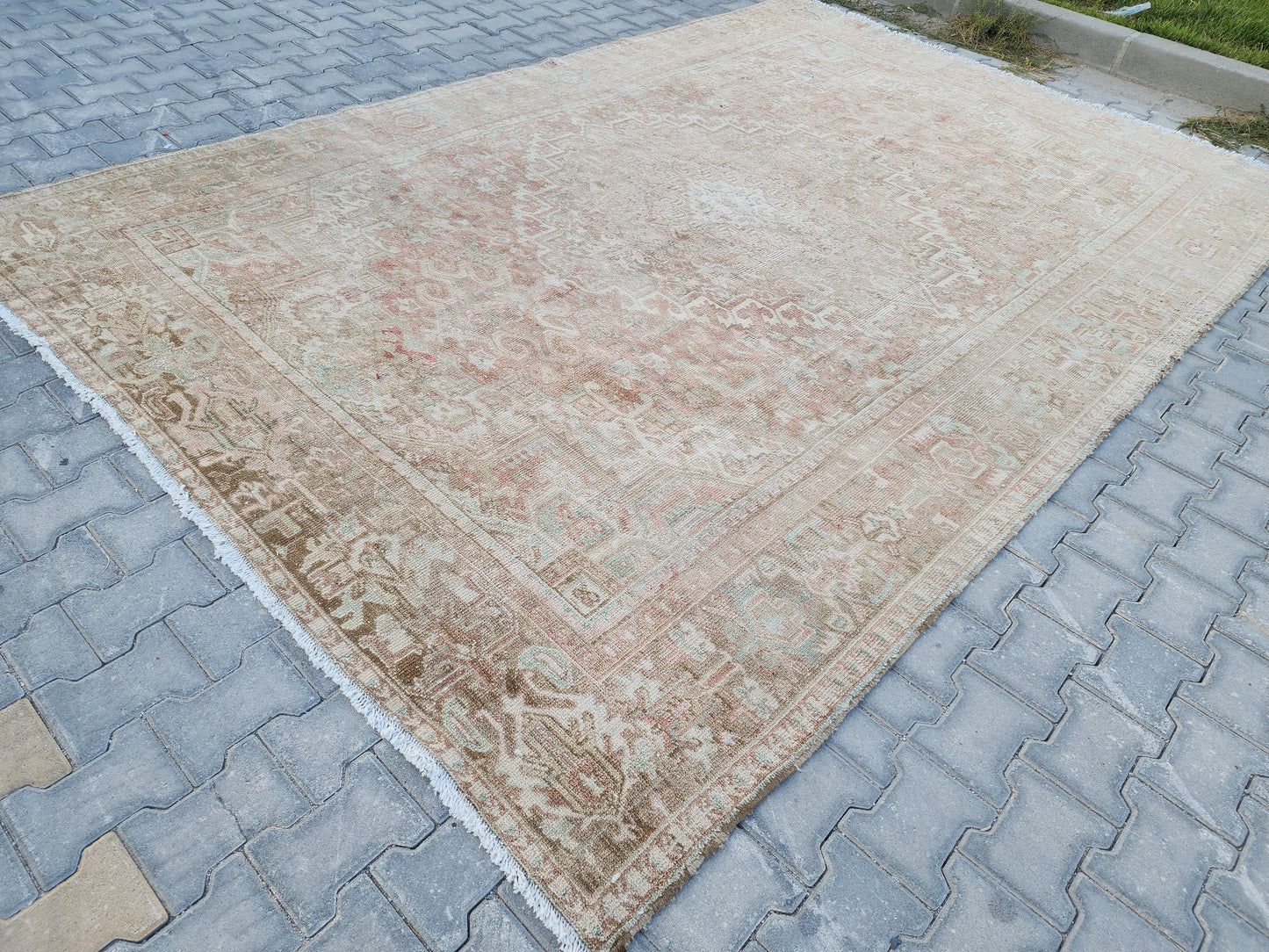 Vintage Neutral Rug 8x11 ft - sku1361