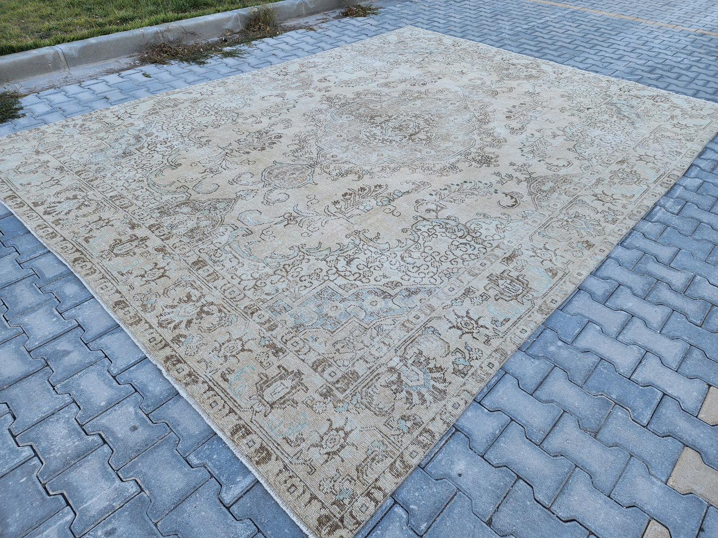 Vintage Rug Oversize 9x12 ft- sku1407