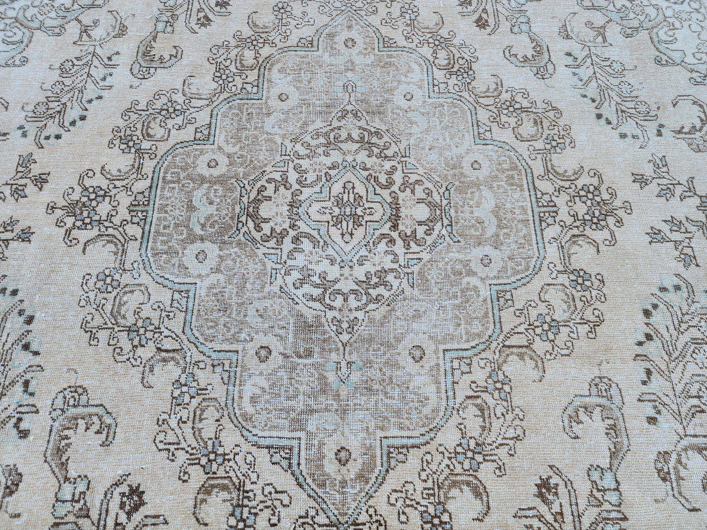 Vintage Rug Oversize 9x12 ft- sku1407
