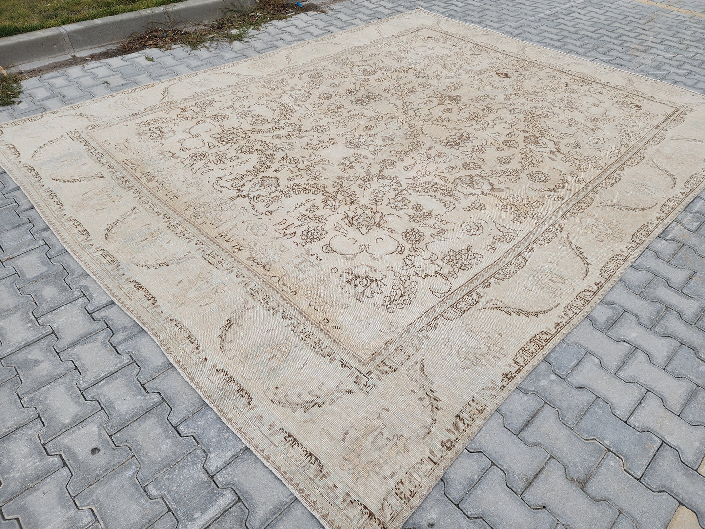 Vintage Hand Woven Rug 9x12 ft - sku1462