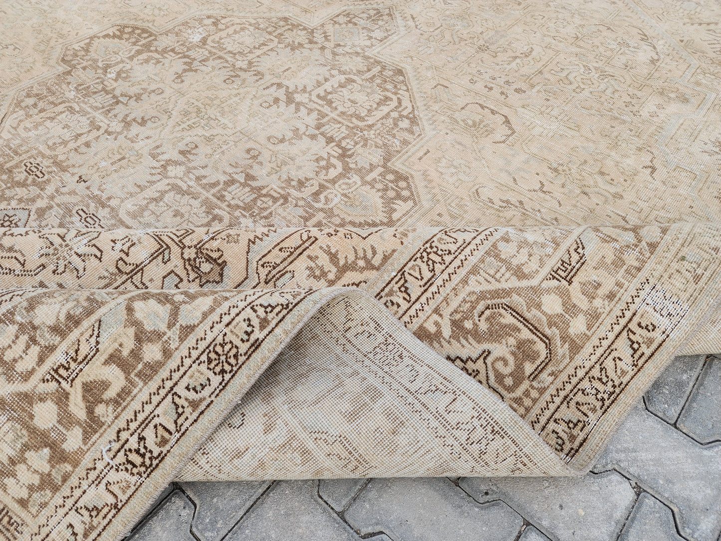 Neutral Vintage Rug 10x12 ft - sku1459