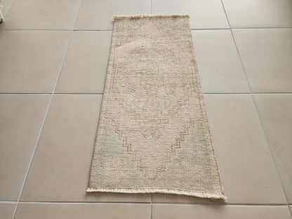 Hand Made Small Neutral Rug 2x3 ft - skuy133
