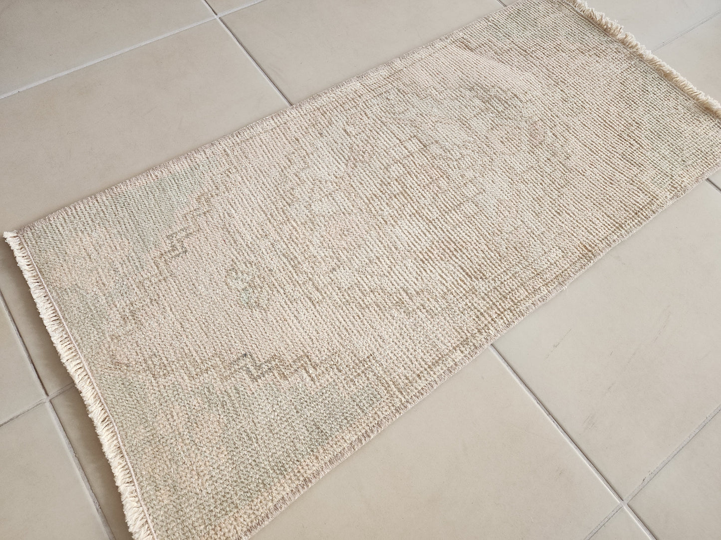 Hand Made Small Neutral Rug 2x3 ft - skuy133