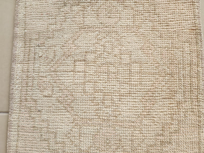 Hand Made Small Neutral Rug 2x3 ft - skuy133