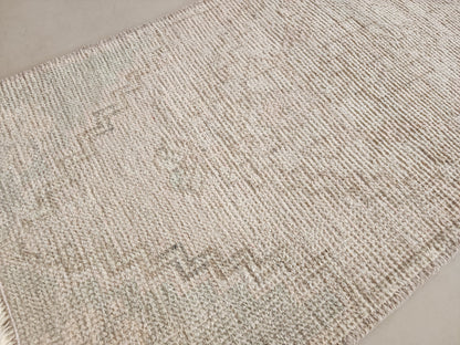 Hand Made Small Neutral Rug 2x3 ft - skuy133