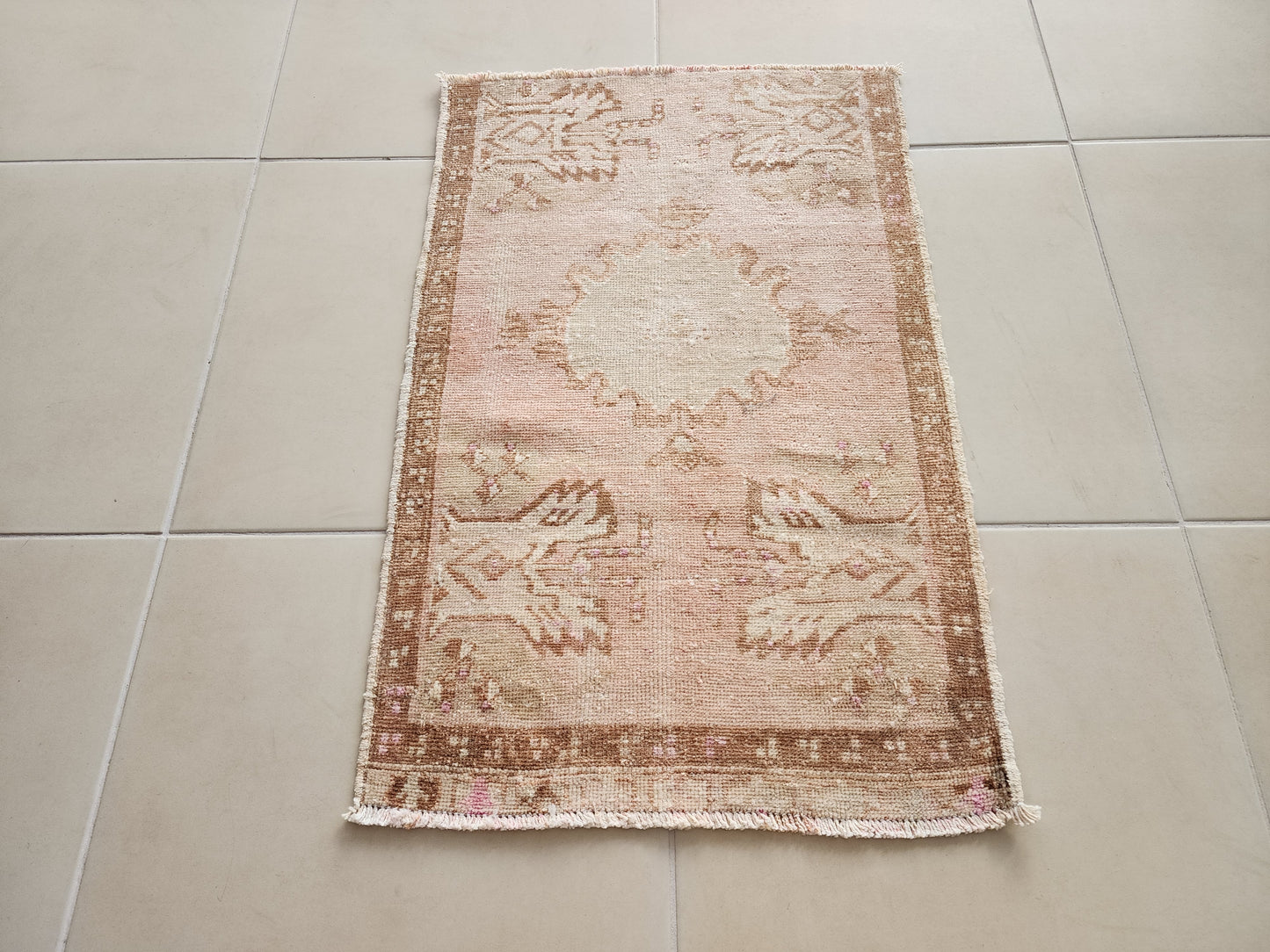 Hand Made Mini Decor Rug 2x3 ft - skuy141