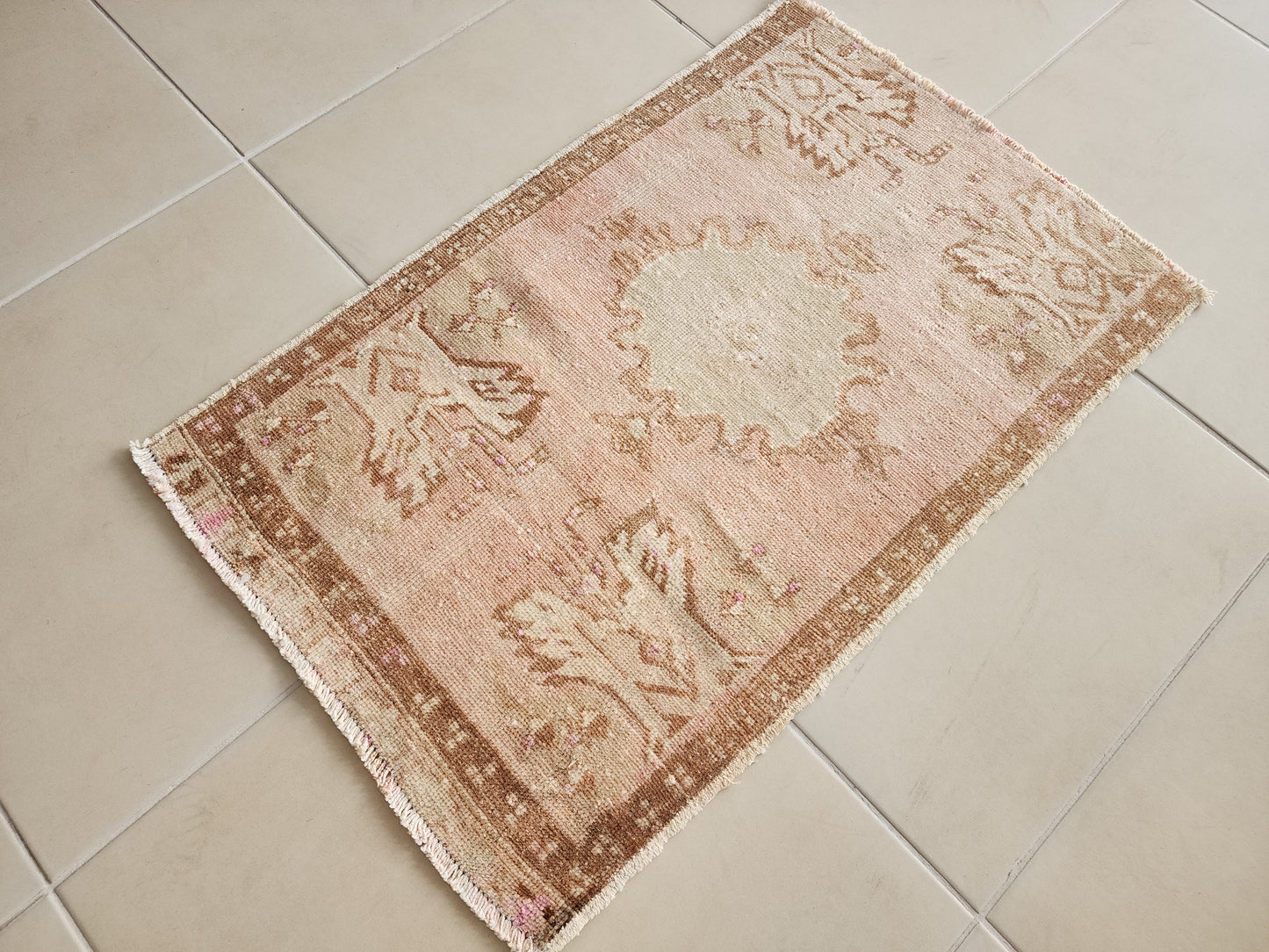 Hand Made Mini Decor Rug 2x3 ft - skuy141