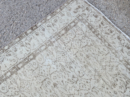6x10 Turkish Rug: Living Room Decor, Beige and Brown