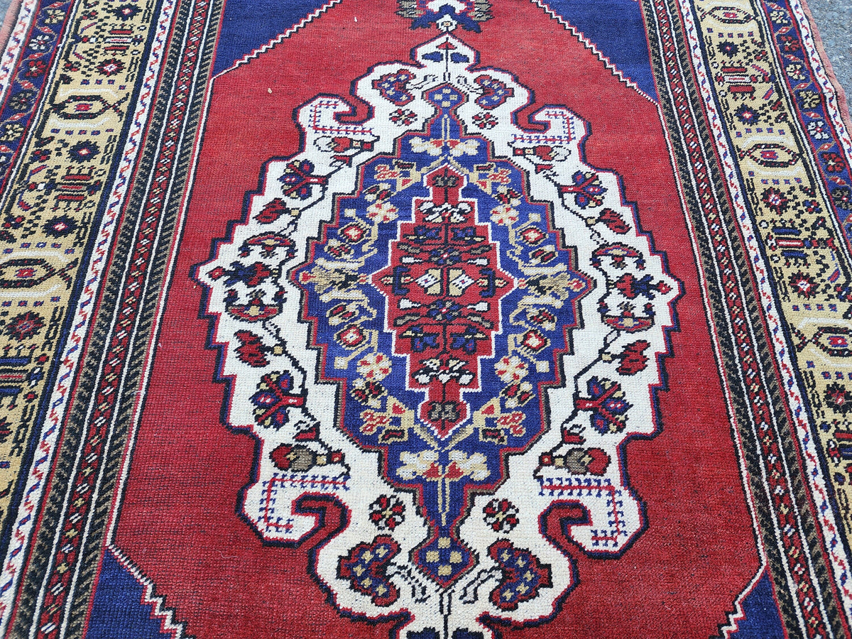 5x8 Vintage Oushak Rug: Hand-Knotted Oriental Wool Rug