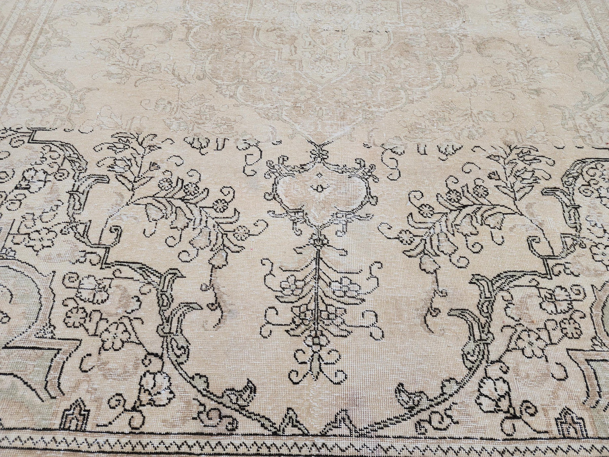 9×12  Vintage Wool Rug : Rustic Abraj  Hand-Woven, Neutral and Beige