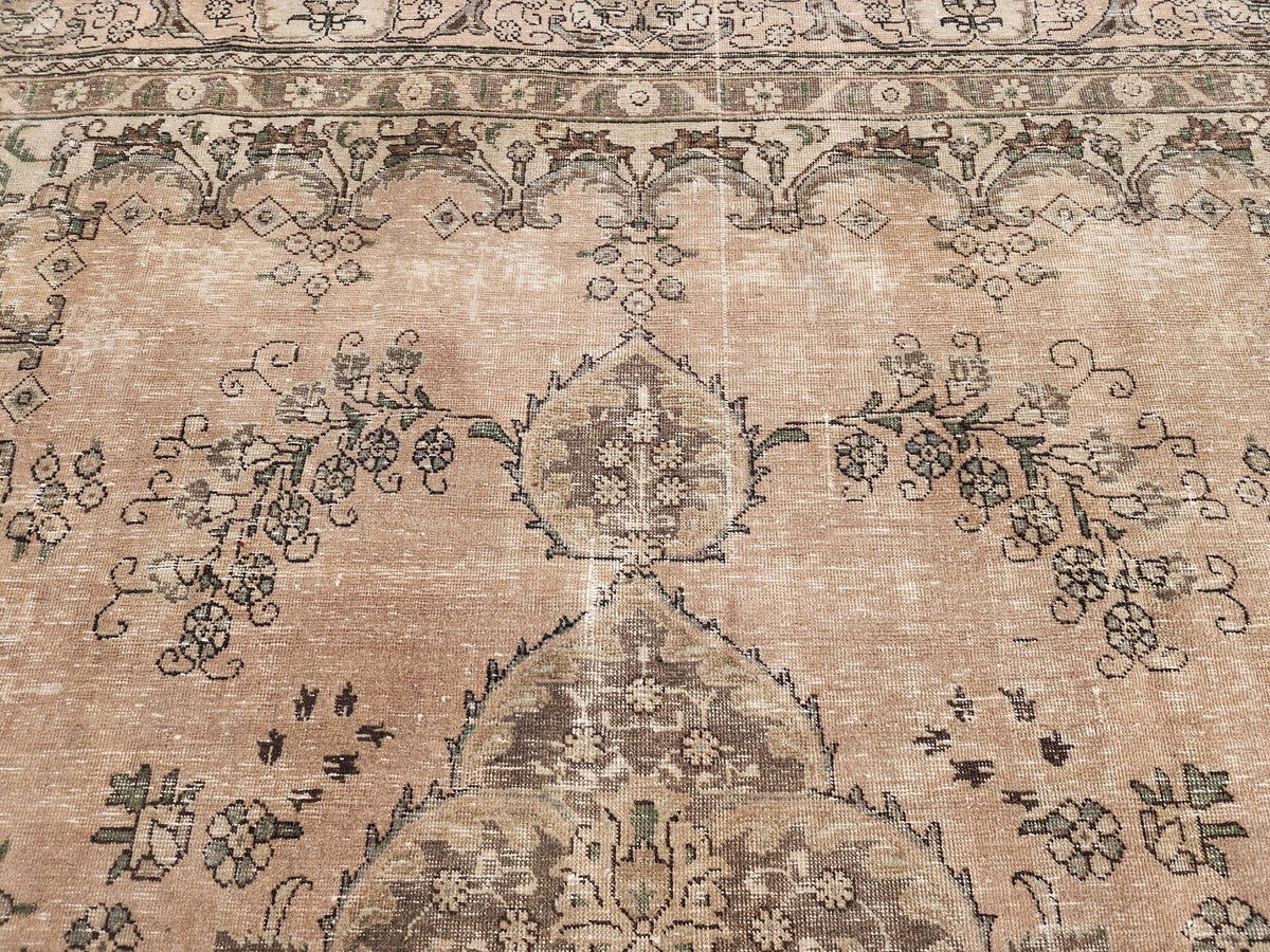 Persian Oriental Rug 9×12, Vintage Hand-Knotted Wool, Neutral Beige Carpet