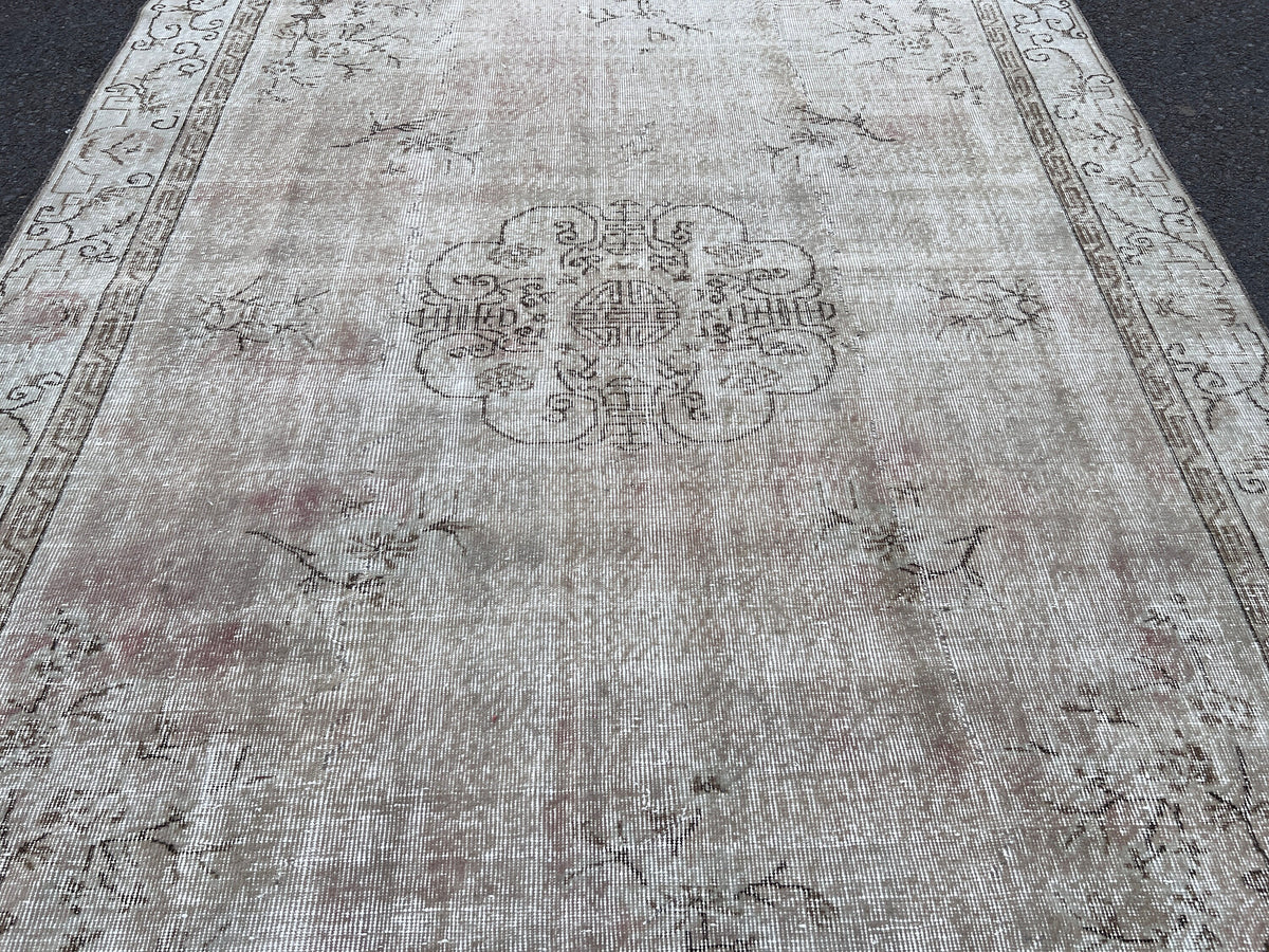 Hand Knotted Oushak Wool Rug 7x10: Neutral Oriental Decor