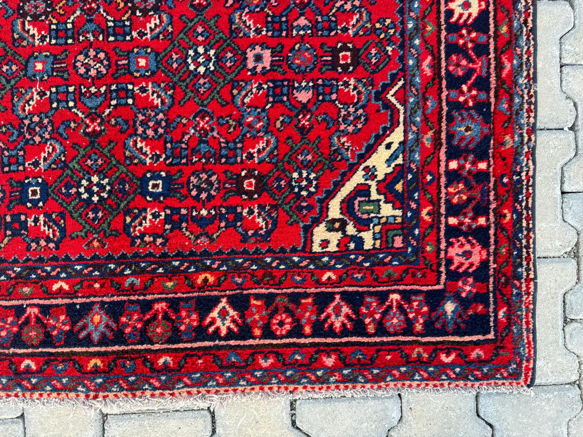 Handcrafted Vintage Wool Rug 4x6: Neutral Boho Accent