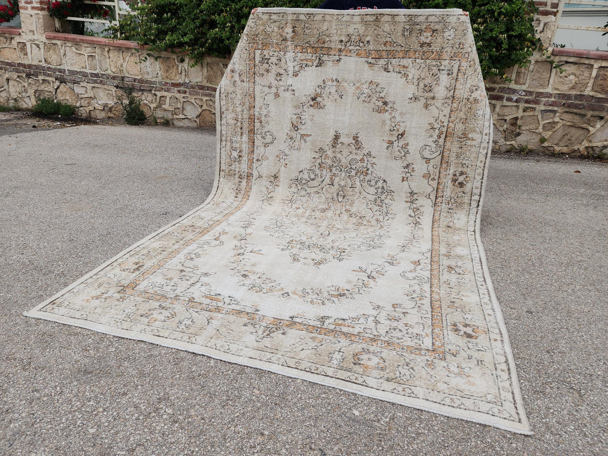 6x9 Vintage Oushak Rug: Handwoven Turkish Wool Medallion Rug