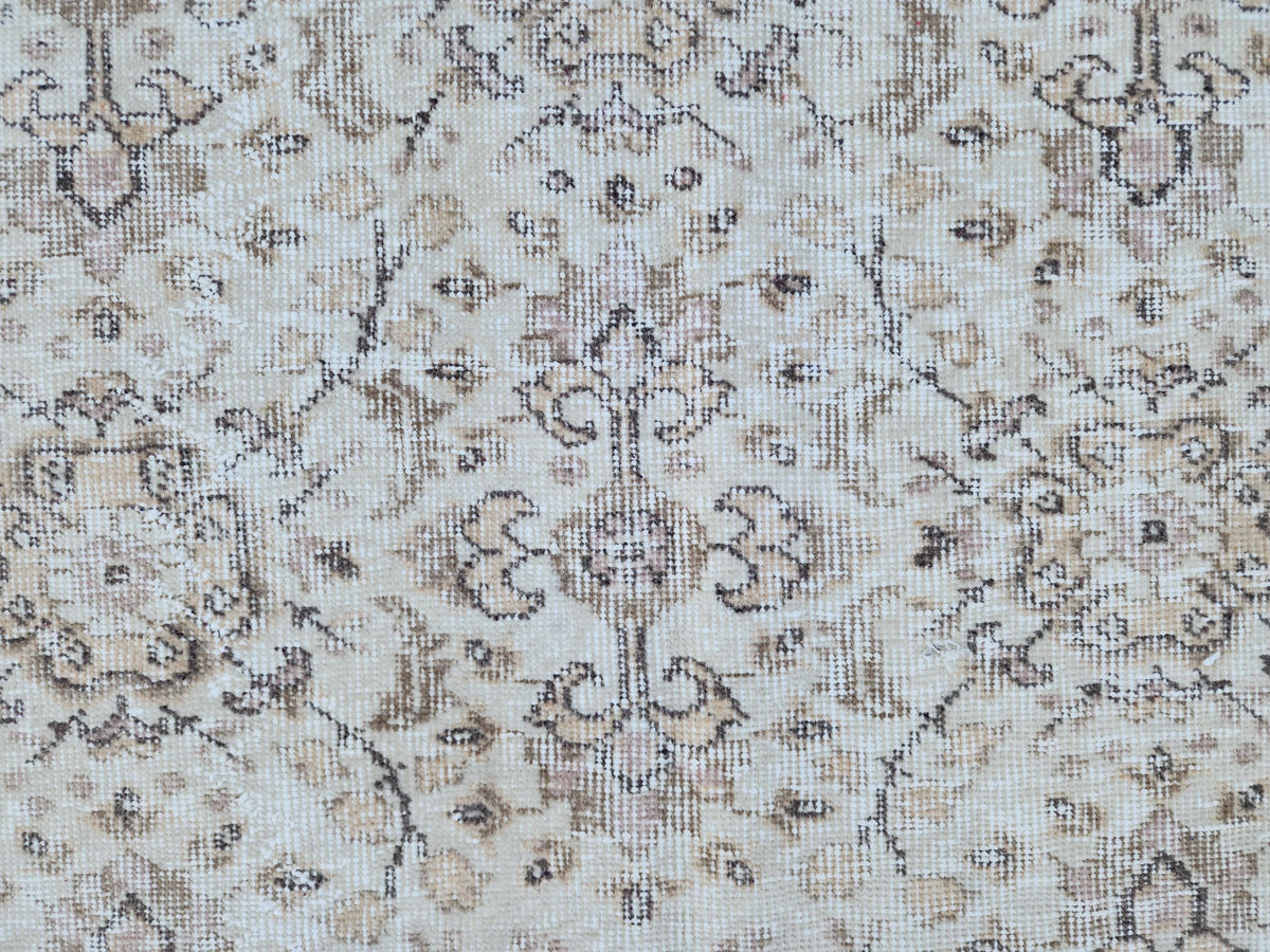 Hand‑woven Turkish Oushak Wool Rug Neutral 5×8 Area Rug: Home Decor