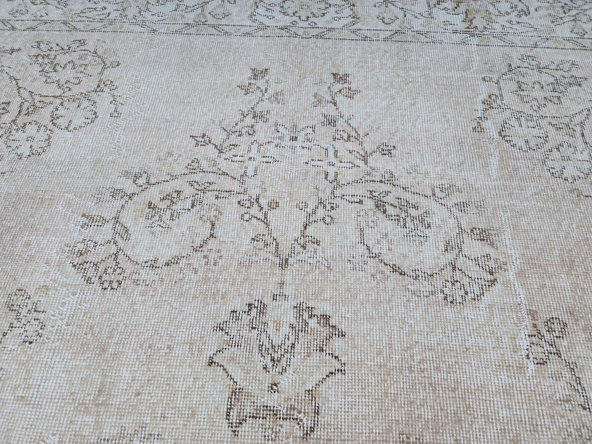 6x9 Vintage Oushak Rug: Handknotted Wool Isparta Carpet