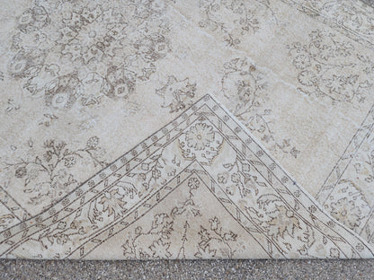 6x9 Vintage Oushak Rug: Handknotted Wool Isparta Carpet