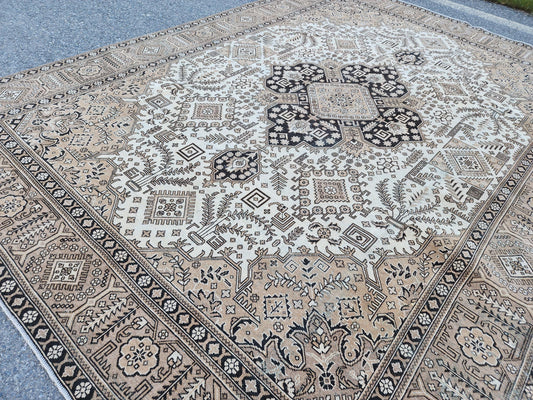 Vintage Heriz Neutral Rug 10x13, Hand Knotted Up Cycled Wool, Living Room Rustic Decor