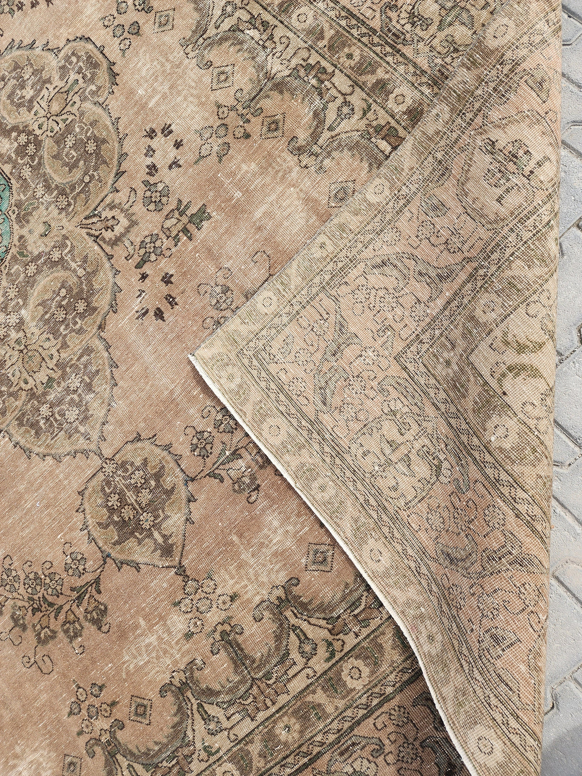 Persian Oriental Rug 9×12, Vintage Hand-Knotted Wool, Neutral Beige Carpet