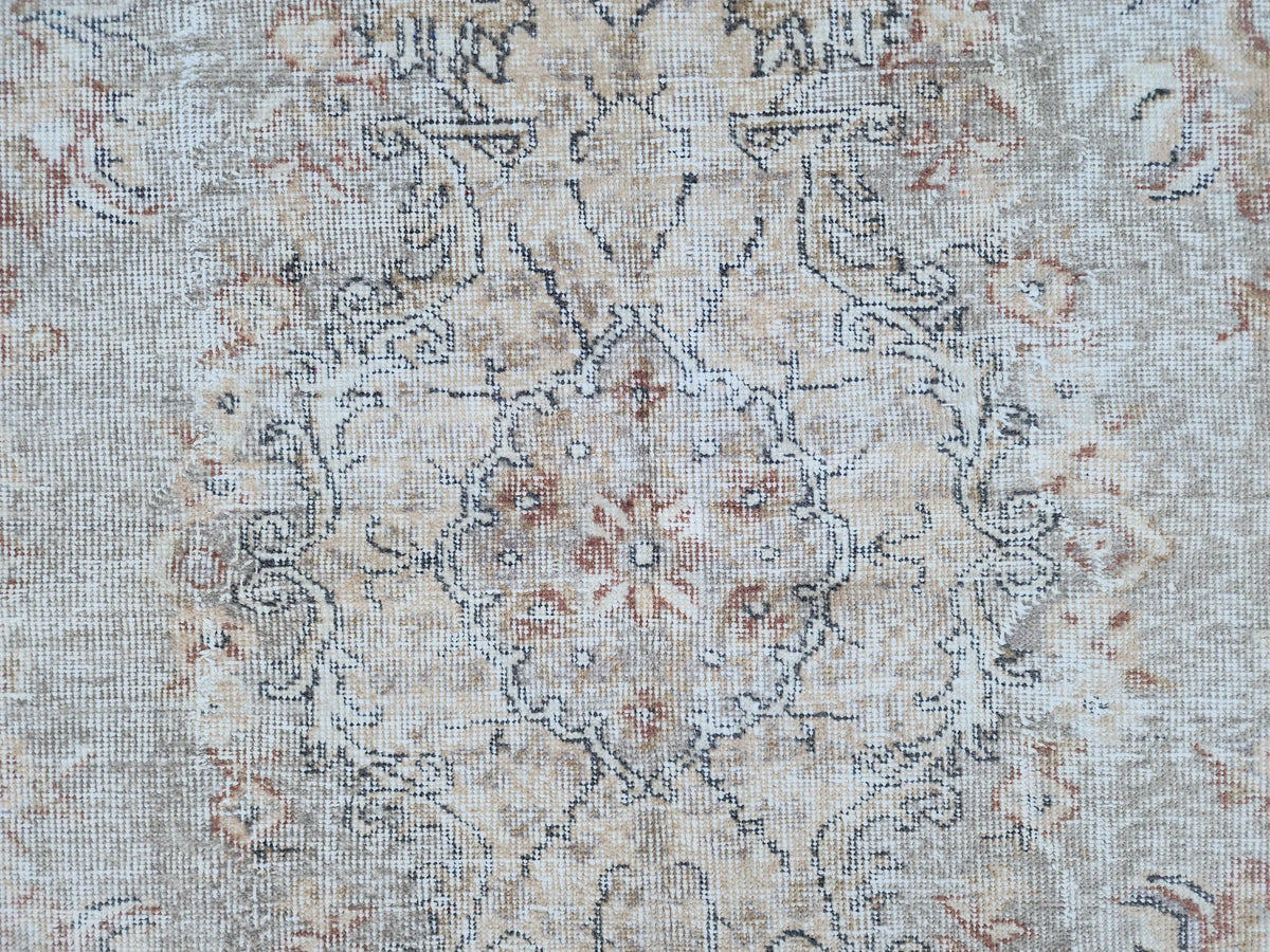 Neutral Oushak Rug 5x9: Turkish Hand Knotted, Dining Room Decor