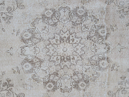 6x9 Vintage Oushak Rug: Handknotted Wool Isparta Carpet