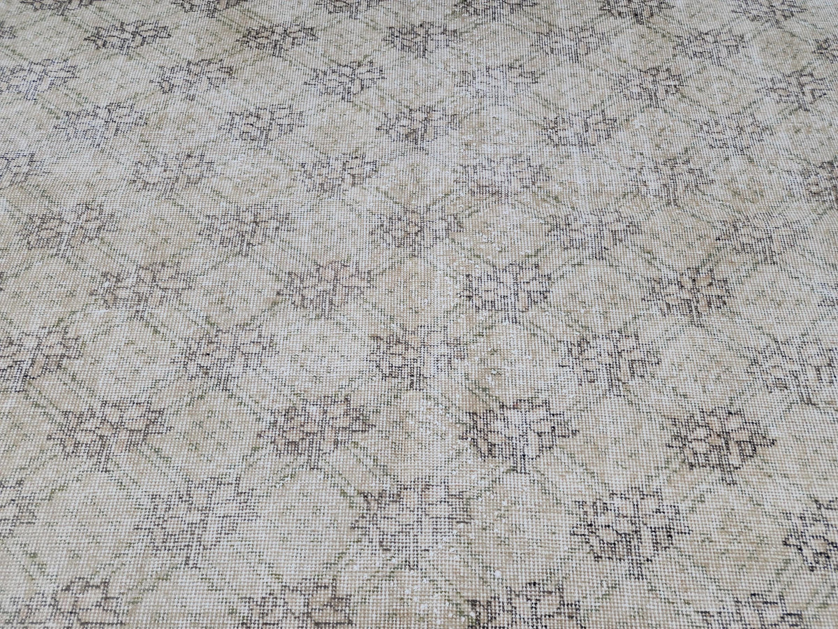 Neutral Oushak Rug 7x10: Hand-Knotted Turkish Wool Area Rug