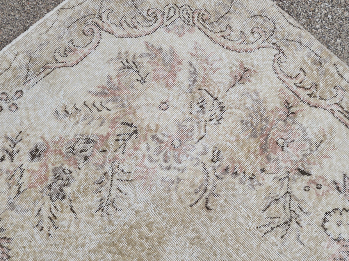Hand Knotted Wool Oushak Rug 7x10: Beige Rustic Farmhouse Style