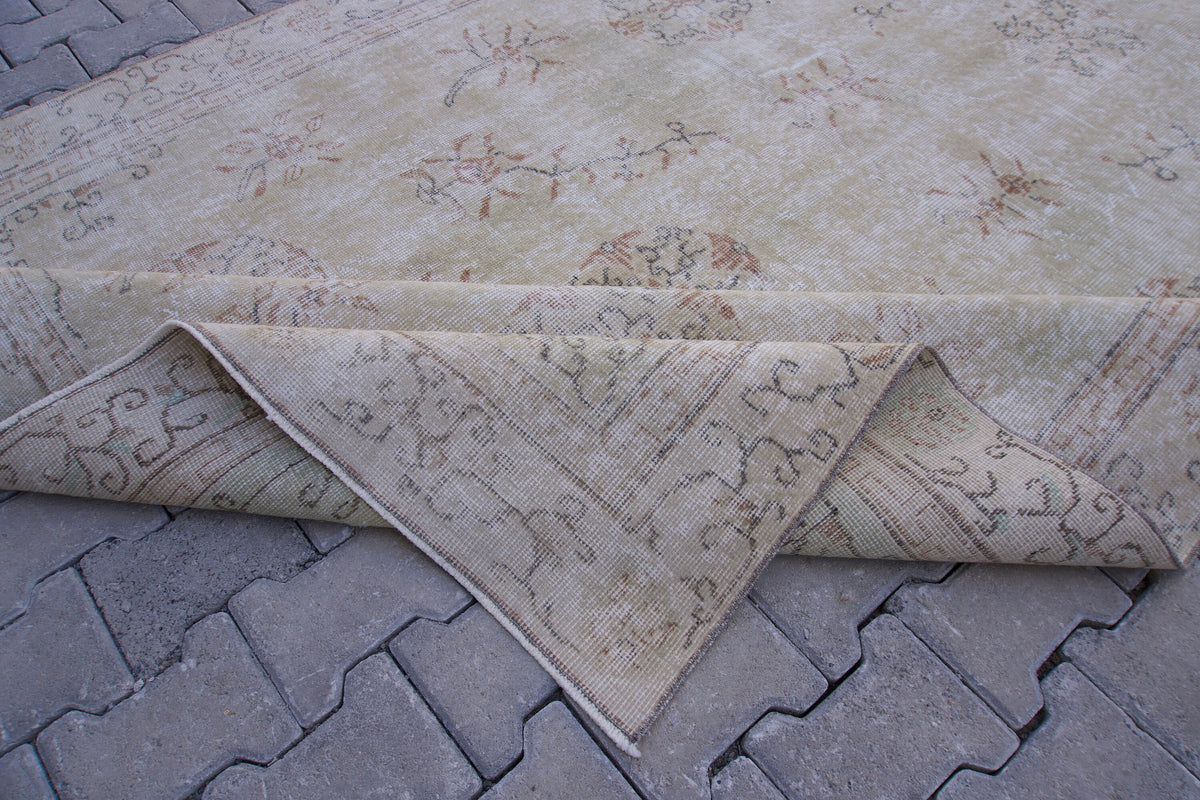 6x10 Neutral Rug, Floral Medallion Design, Turkish Hand Knotted