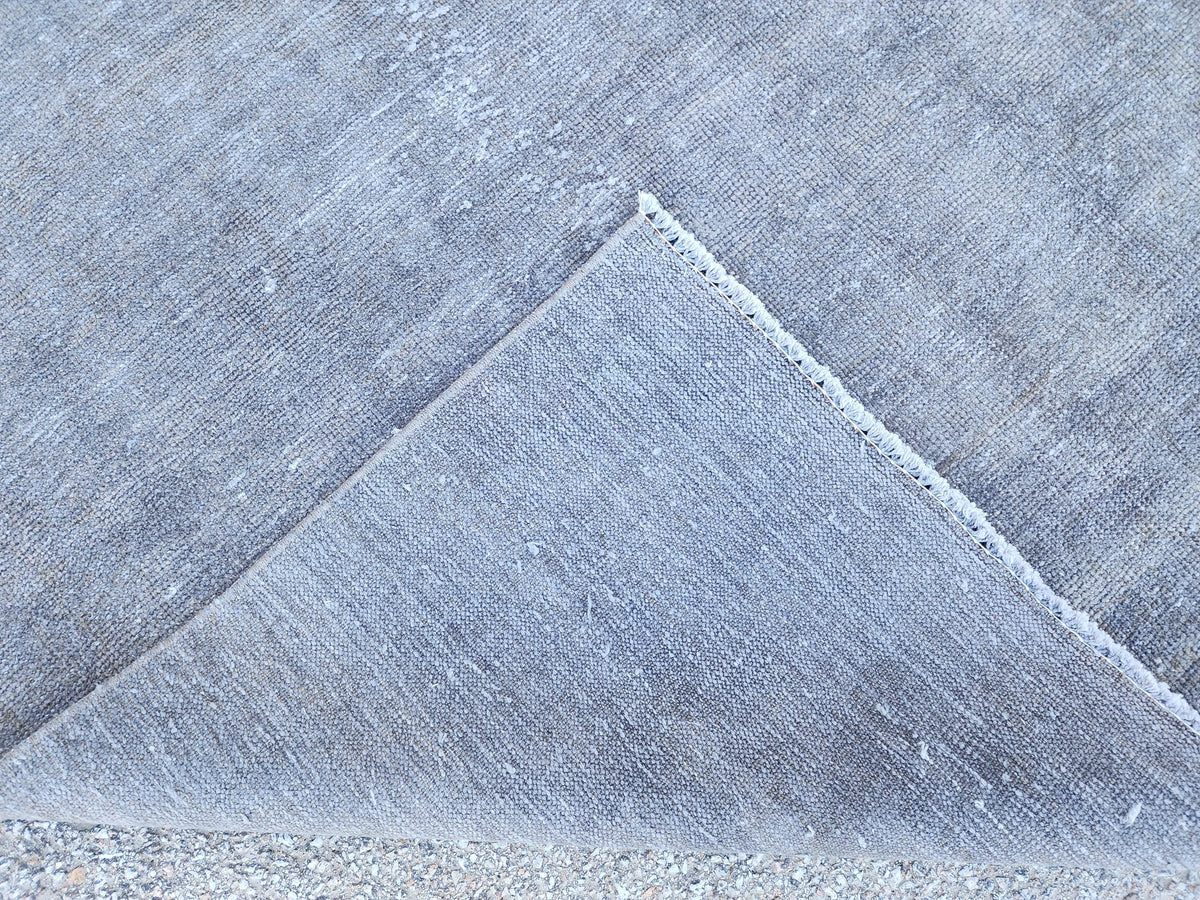 Gray Wool Turkish Rug 4x7: Handwoven Oriental Decor